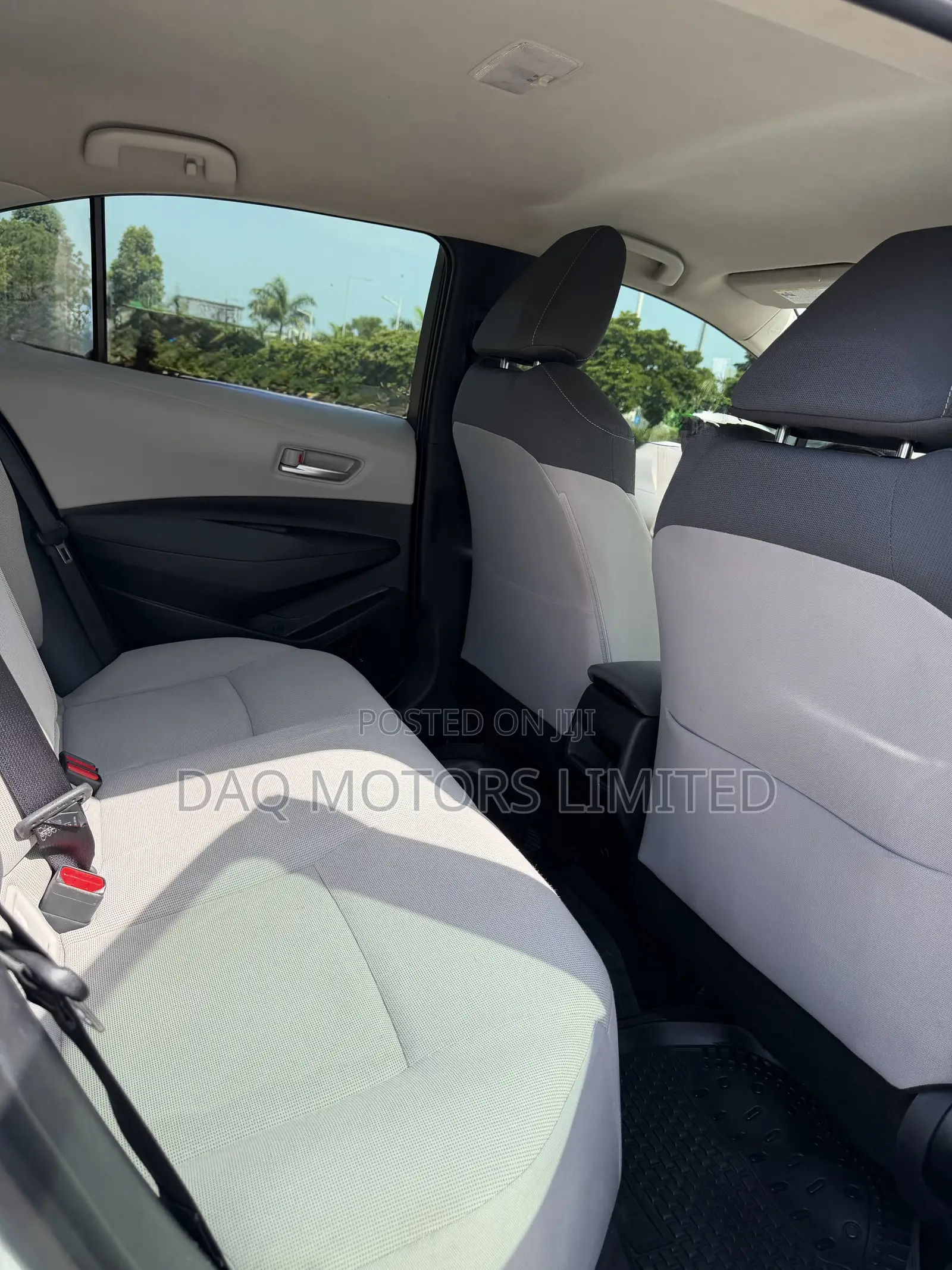 Toyota Corolla LE 2020 White