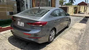 Hyundai Elantra Value Edition 2018 Gray