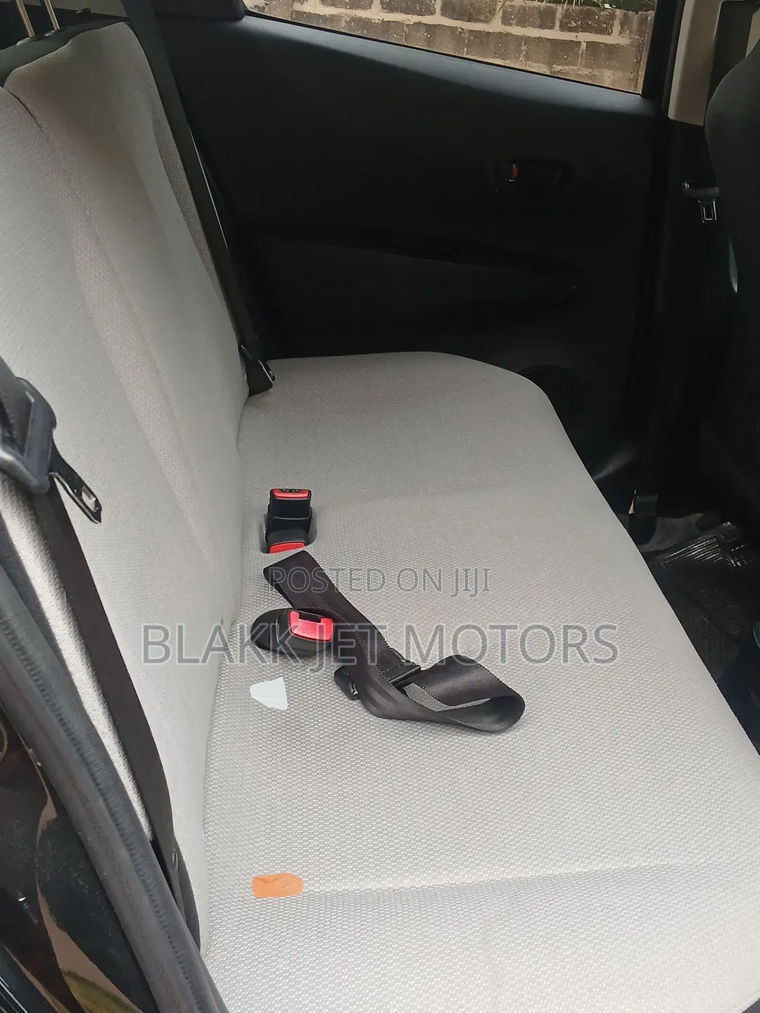 Toyota Vitz 1.3 AWD 5dr 2012 Black