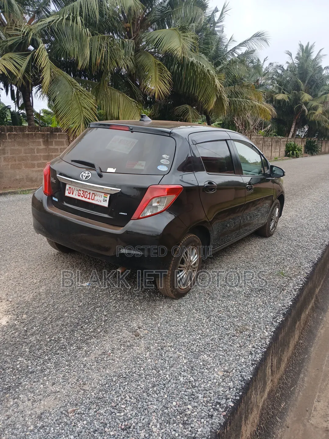 Toyota Vitz 1.3 AWD 5dr 2012 Black