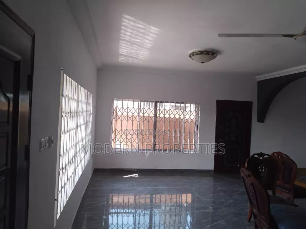 5bdrm House in Modern Properties, Teshie for rent