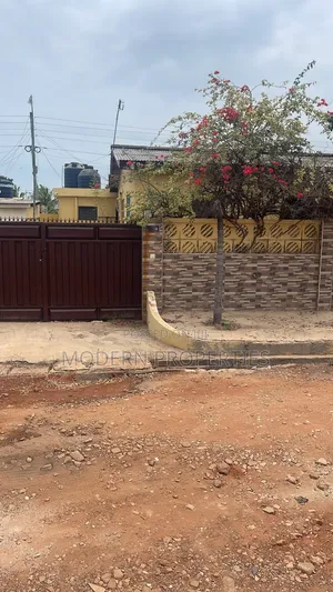 3bdrm House in Modern Properties, Lashibi for rent
