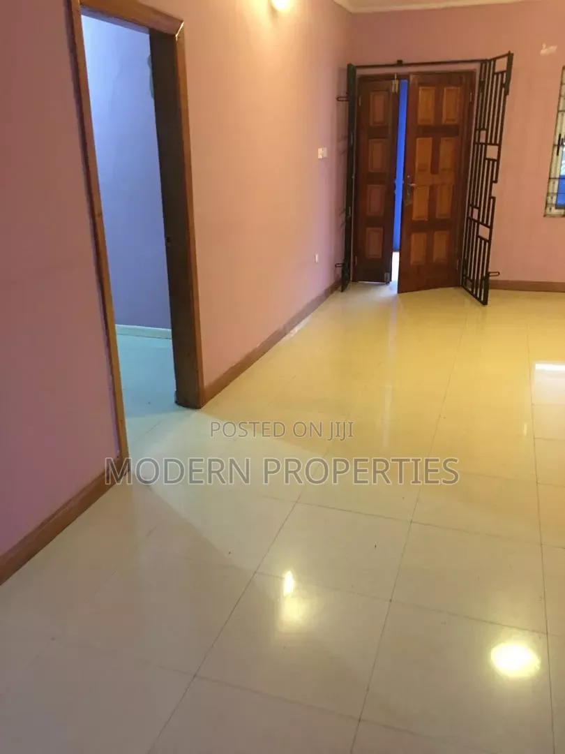 3bdrm House in Modern Properties, Lashibi for rent