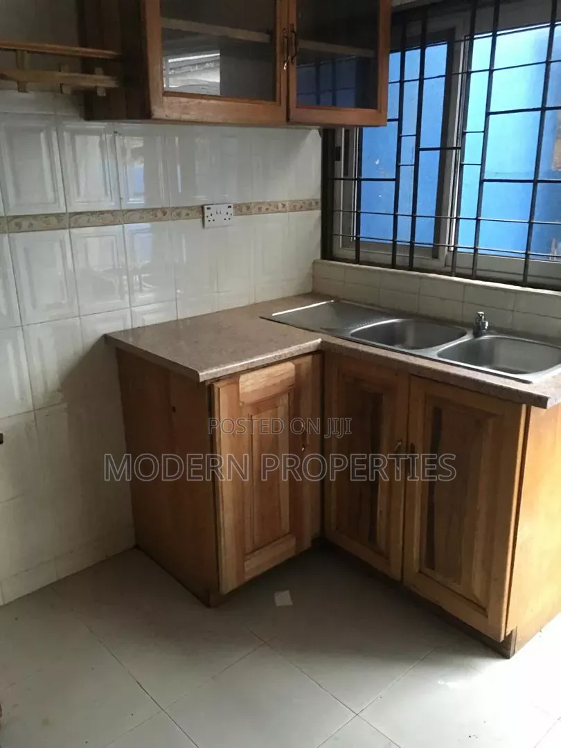 3bdrm House in Modern Properties, Lashibi for rent
