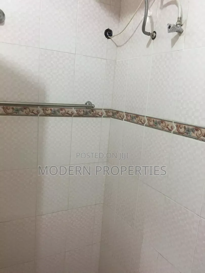 3bdrm House in Modern Properties, Lashibi for rent