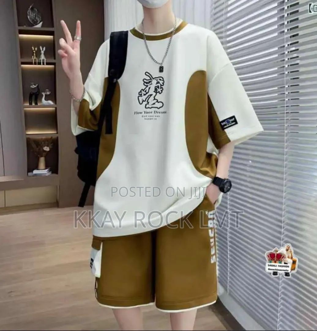 Casual-Oversize T Shirt and Wide-Leg Shorts.