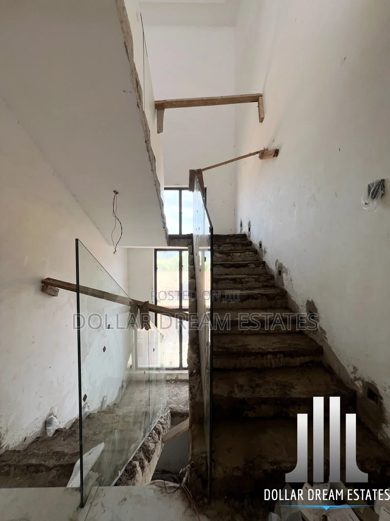 5bdrm House in East Legon for sale