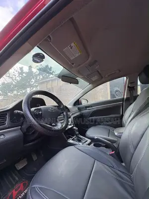 Hyundai Elantra 2019 Red