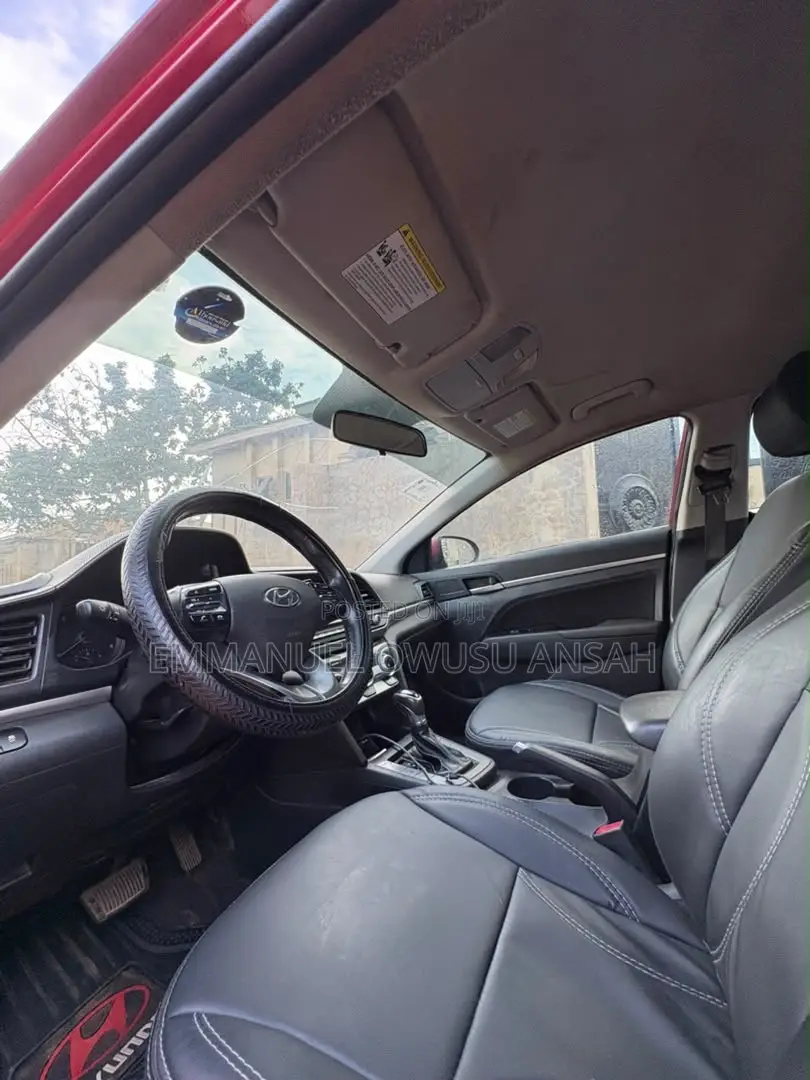 Hyundai Elantra 2019 Red