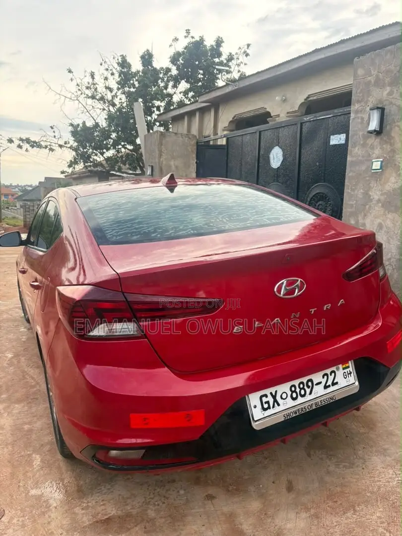 Hyundai Elantra 2019 Red