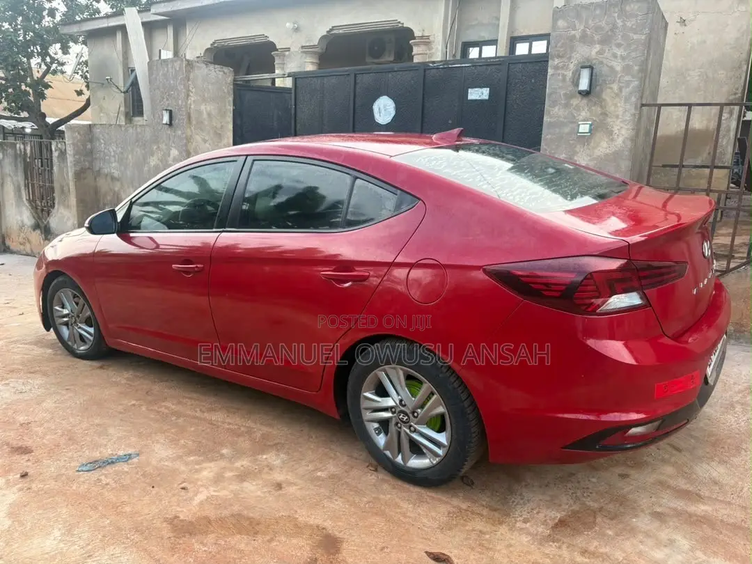 Hyundai Elantra 2019 Red