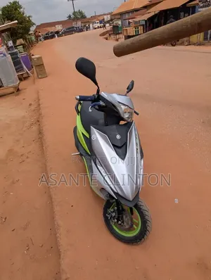Yamaha Majesty 2024 Green