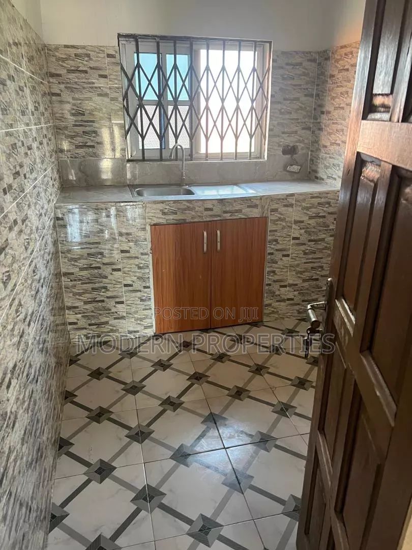 1bdrm Apartment in Modern Properties, New Town for rent
