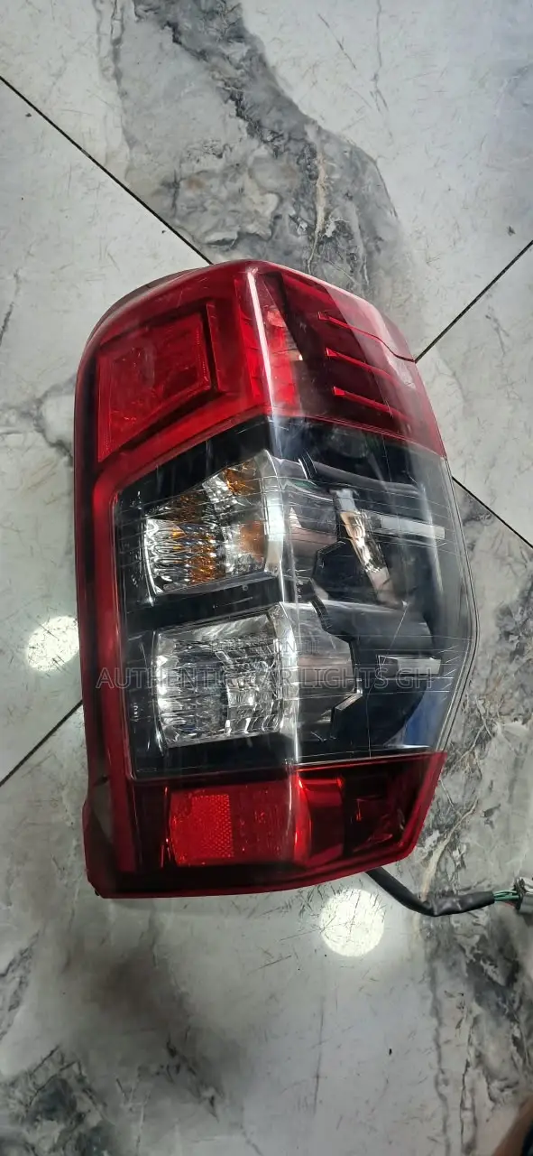 Mitsubishi L200 2018 Tail Lights Right