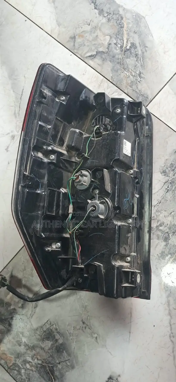 Mitsubishi L200 2018 Tail Lights Right