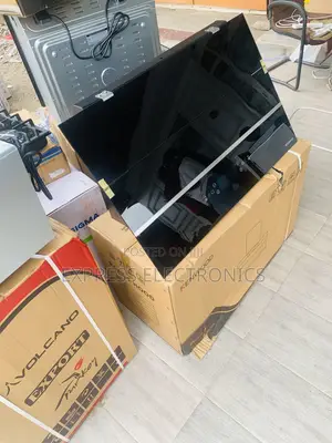 Quality Sleek Built in Kenwood Extractor 90cm