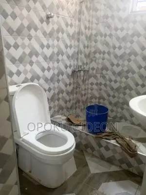 1bdrm Room & Parlour in Canada, Olebu for rent