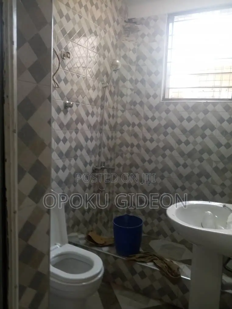 1bdrm Room & Parlour in Canada, Olebu for rent