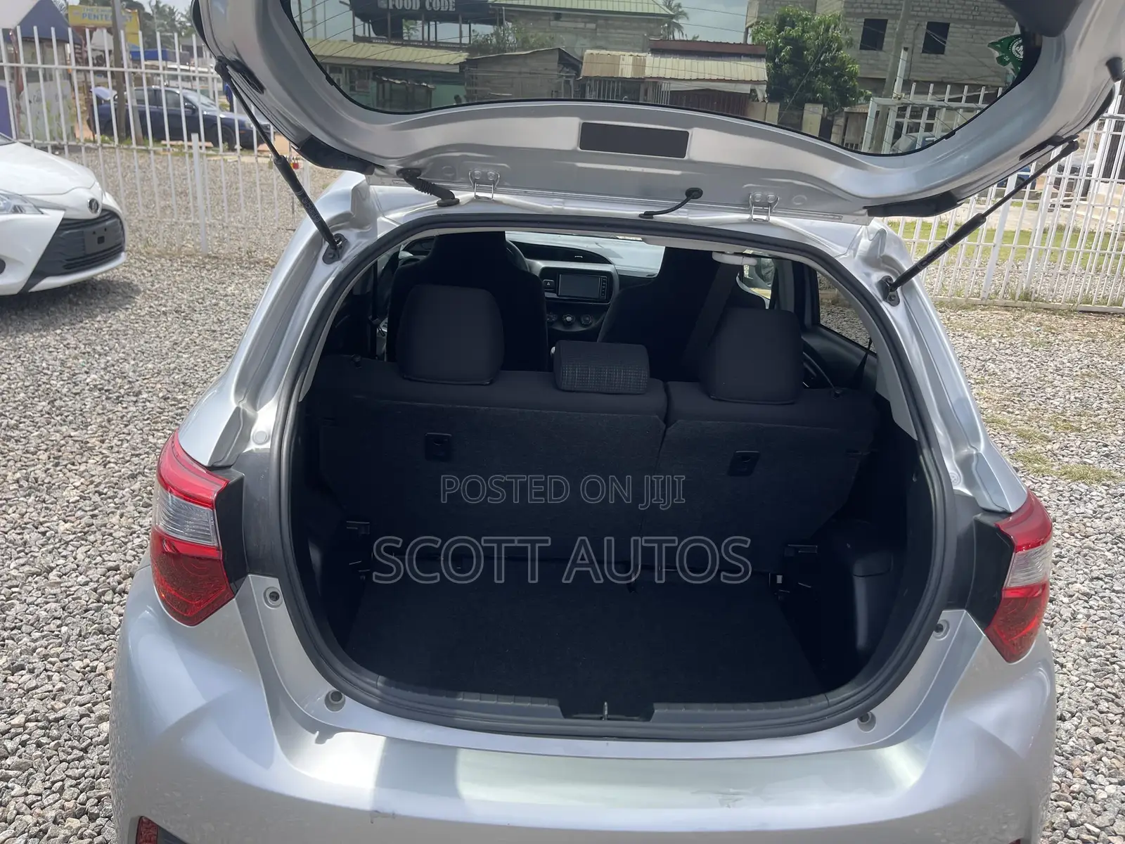 Toyota Vitz 1.3 AWD 3dr 2017 Silver