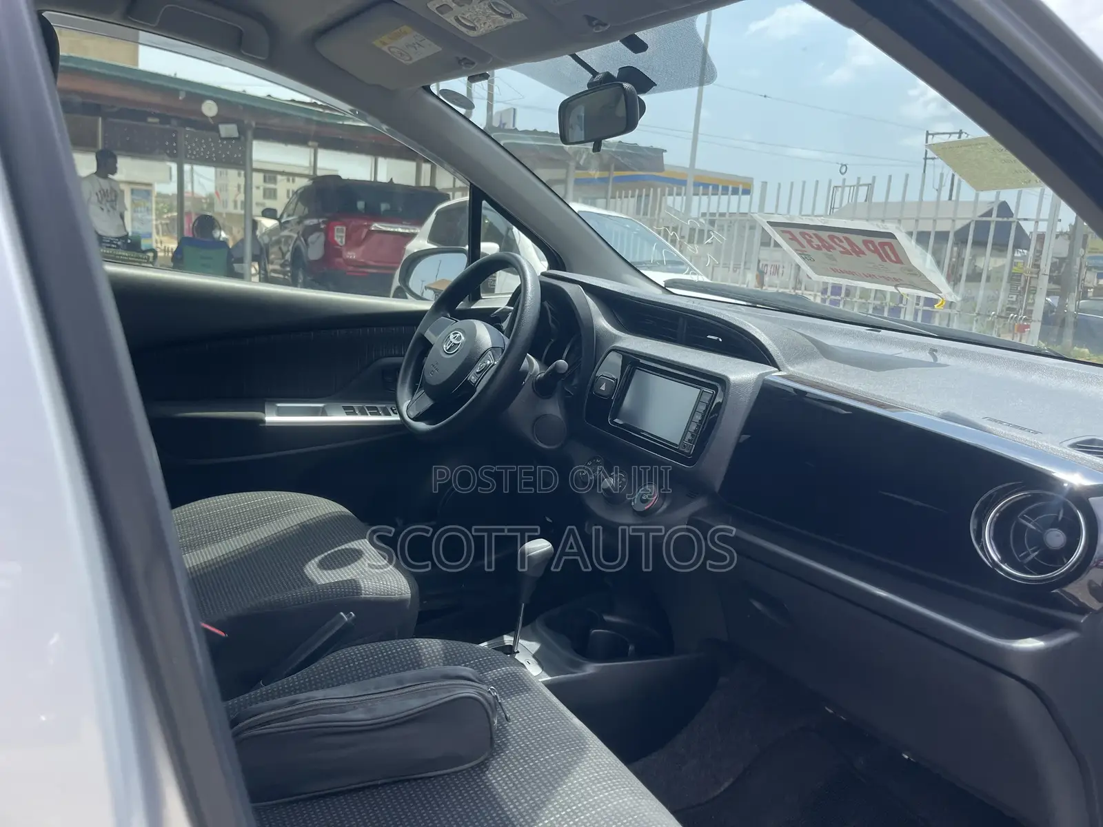 Toyota Vitz 1.3 AWD 3dr 2017 Silver
