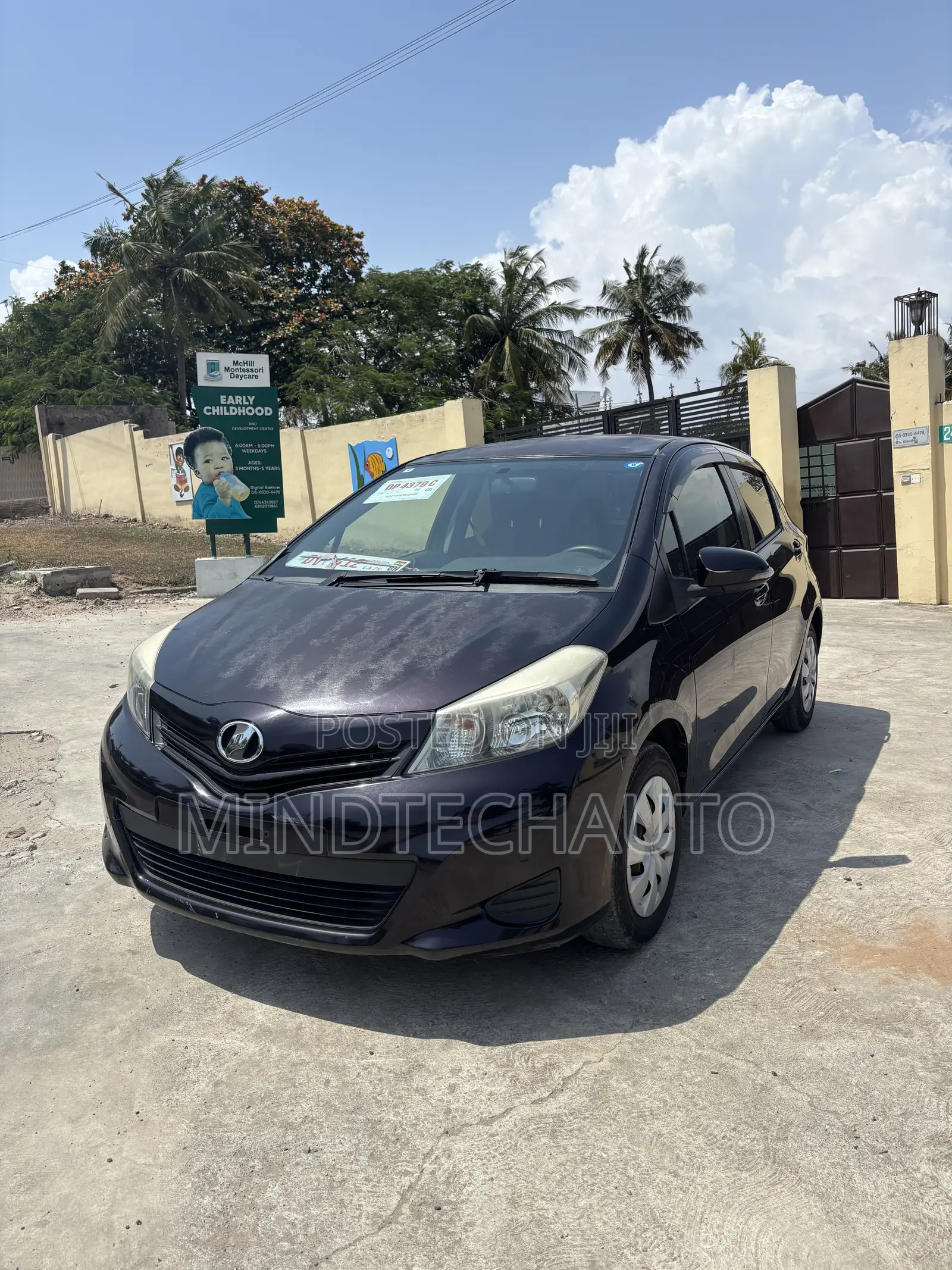 Toyota Vitz 1.3 AWD 3dr 2014 Purple