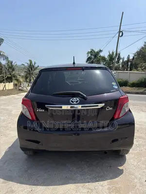 Toyota Vitz 1.3 AWD 3dr 2014 Purple