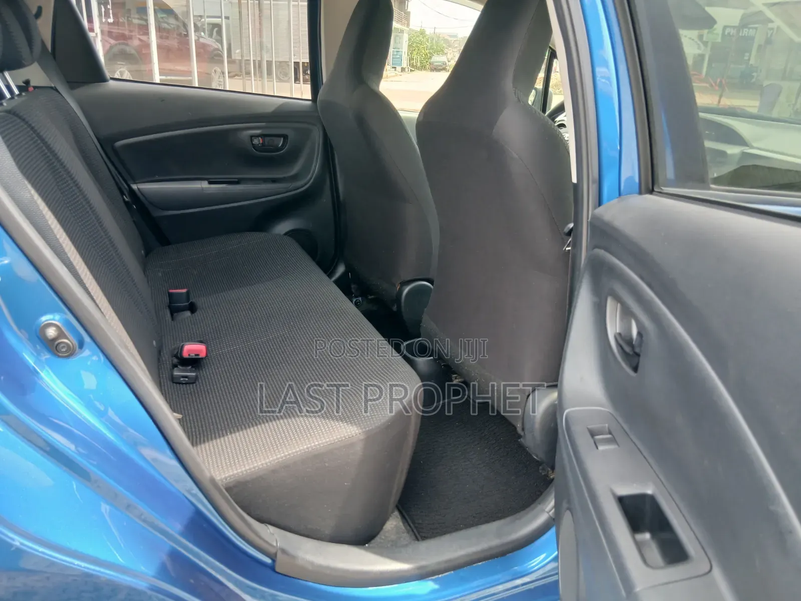Toyota Vitz 1.3 FWD 5dr 2015 Blue