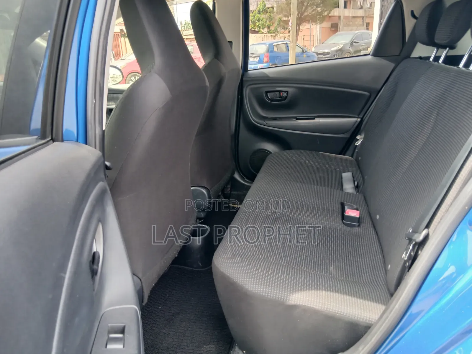 Toyota Vitz 1.3 FWD 5dr 2015 Blue