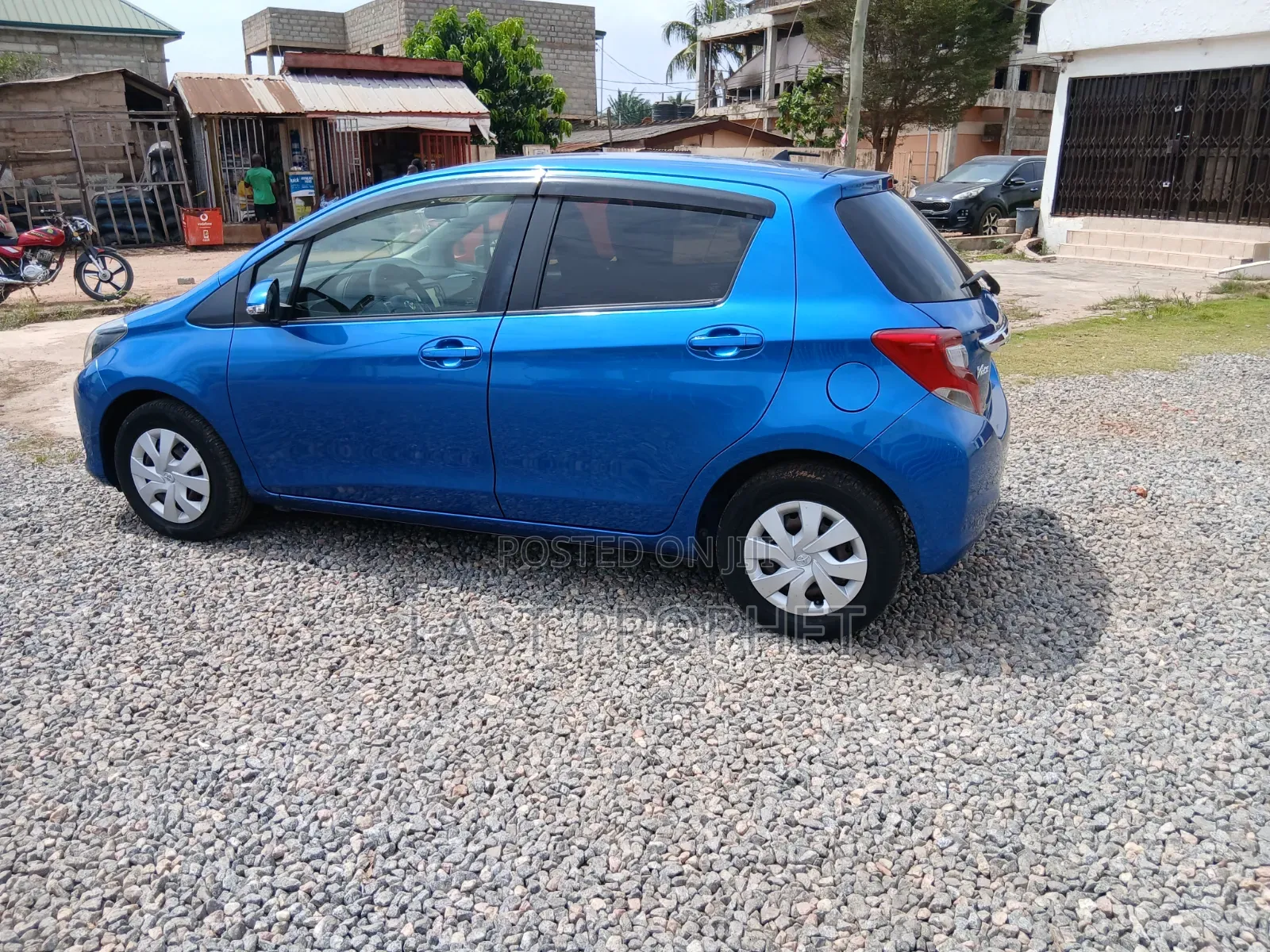 Toyota Vitz 1.3 FWD 5dr 2015 Blue