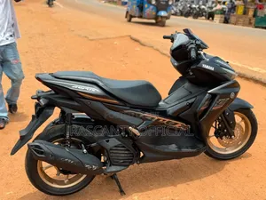 Yamaha Aerox 2024 Gray