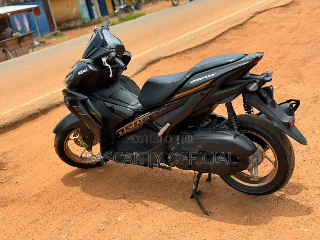 Yamaha Aerox 2024 Gray