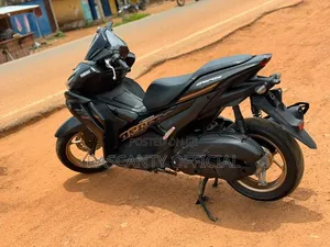 Yamaha Aerox 2024 Gray