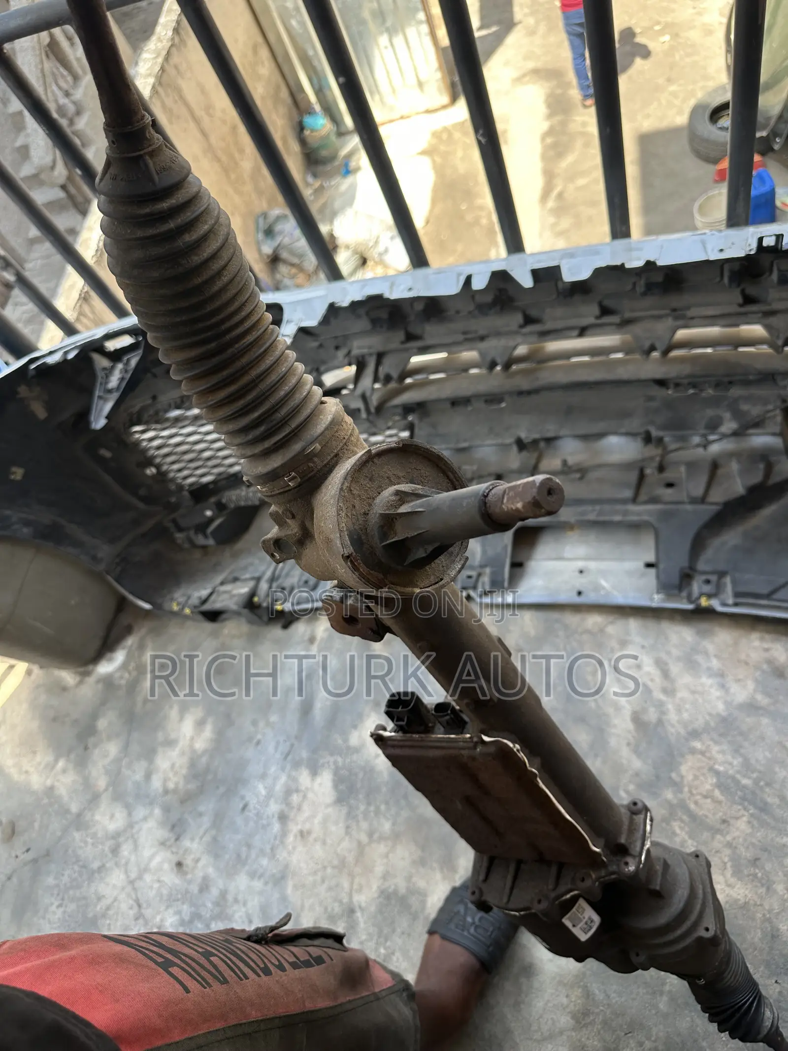 F150 Steering Rack 2015-2018 (Small Whole )
