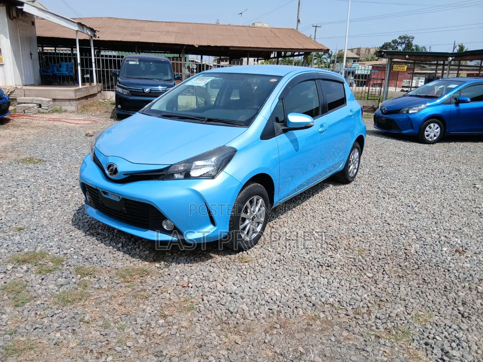 Toyota Vitz 1.3 AWD 5dr 2016 Blue