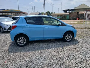 Toyota Vitz 1.3 AWD 5dr 2016 Blue