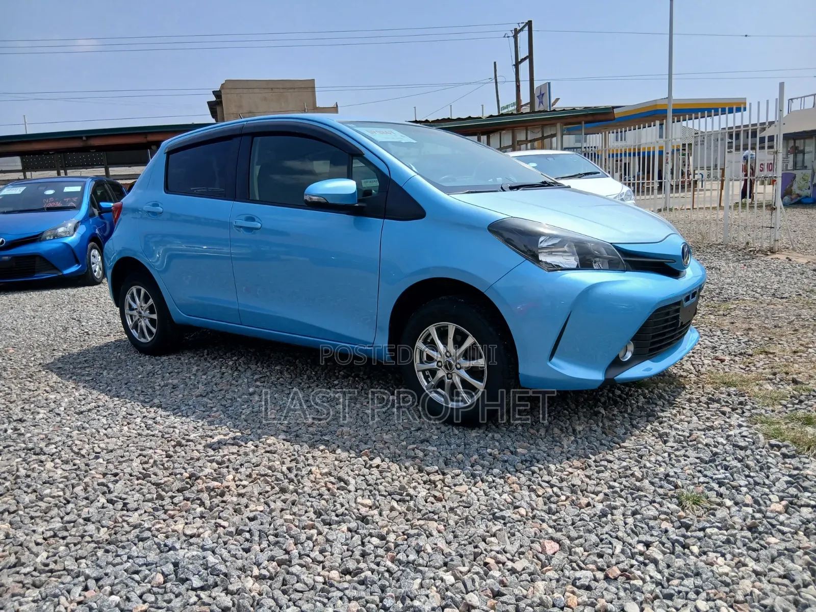 Toyota Vitz 1.3 AWD 5dr 2016 Blue