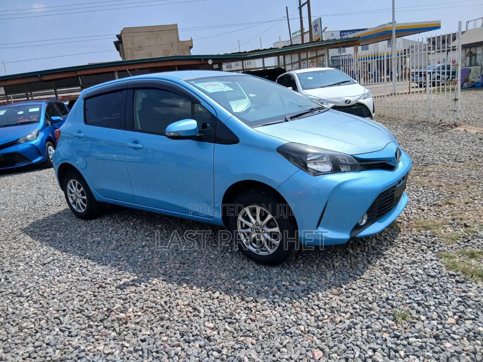 Toyota Vitz 1.3 AWD 5dr 2016 Blue