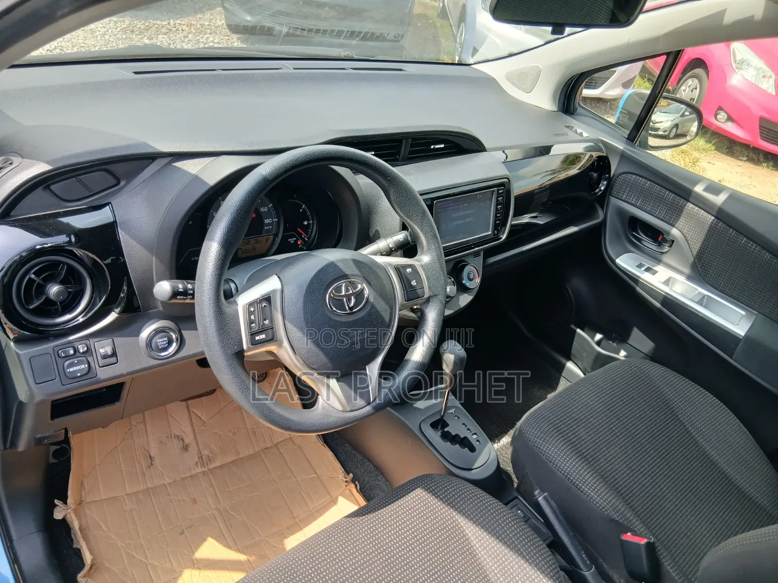 Toyota Vitz 1.3 AWD 5dr 2016 Blue