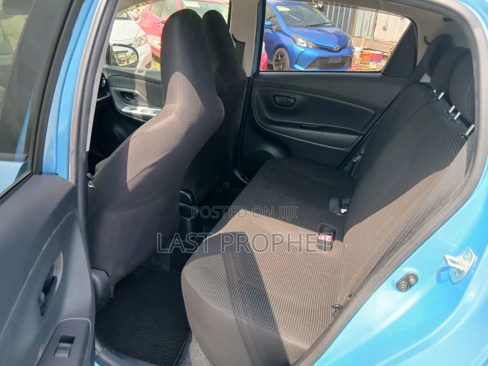 Toyota Vitz 1.3 AWD 5dr 2016 Blue