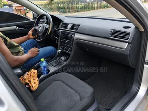 Volkswagen Passat 2021 Silver