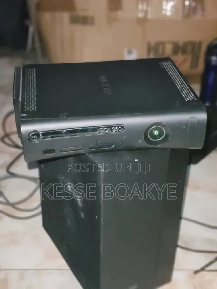 Xbox 360 With No Controller and No Games