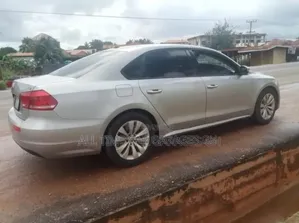 Volkswagen Passat 2021 Silver