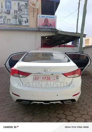 Hyundai Elantra 2013 White