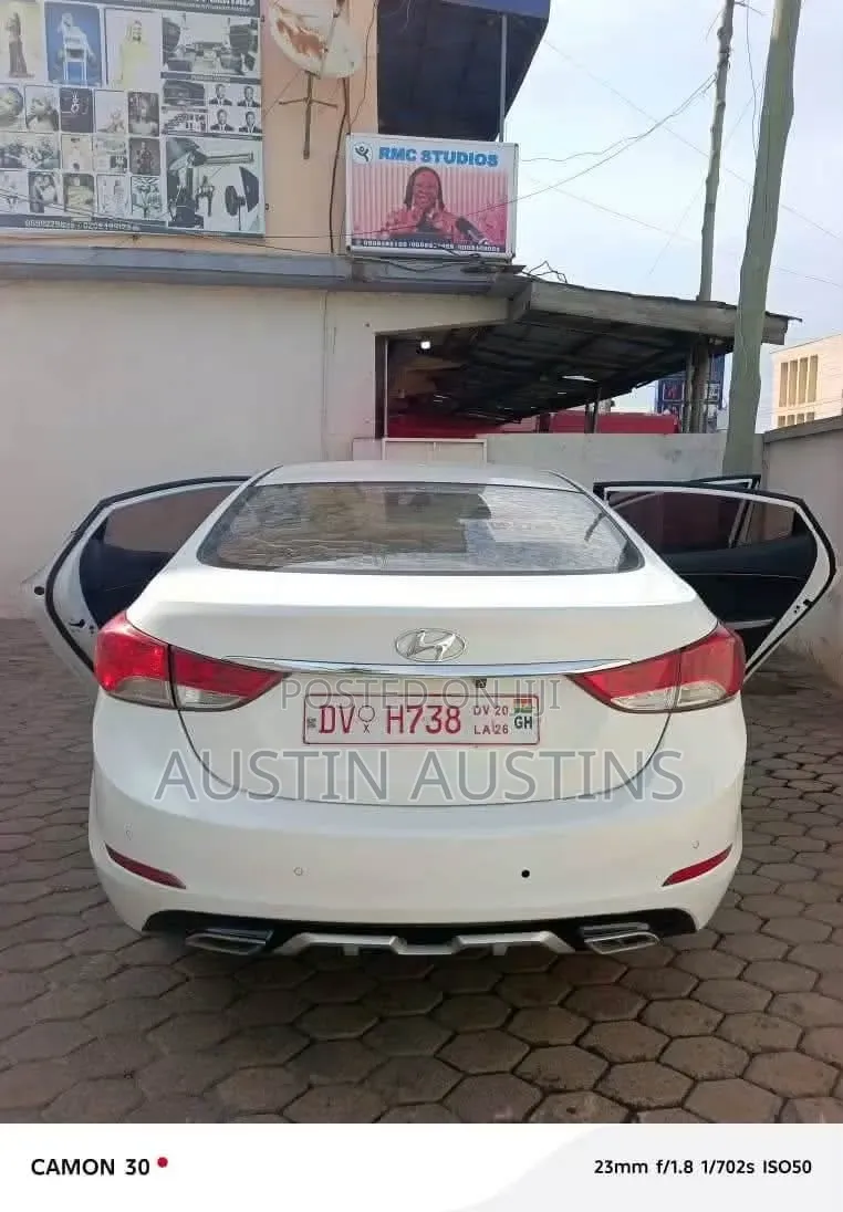 Hyundai Elantra 2013 White
