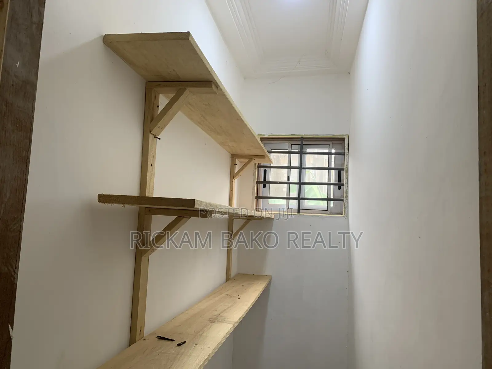 3bdrm Apartment in Dawhenya for rent