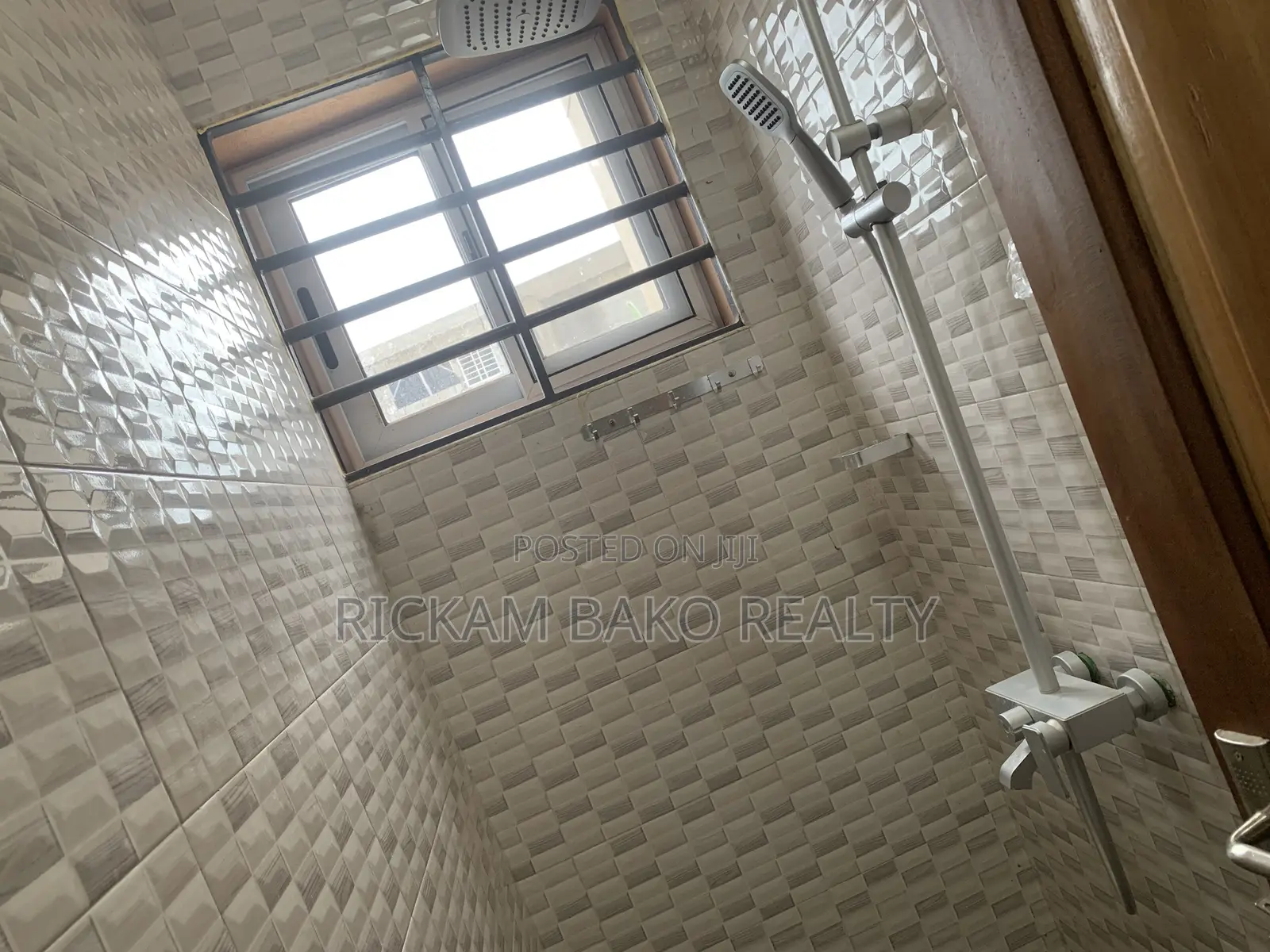 3bdrm Apartment in Dawhenya for rent