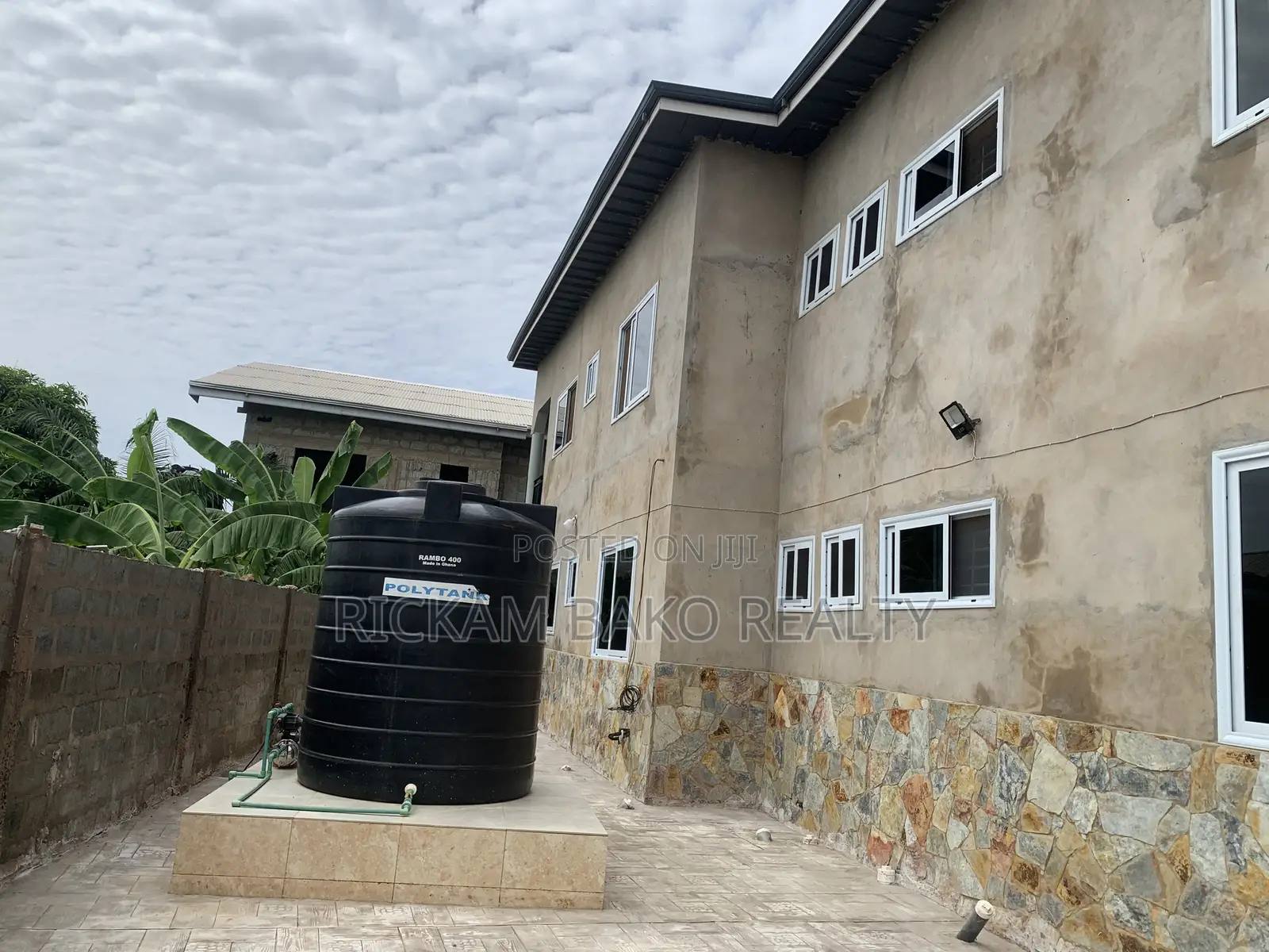 3bdrm Apartment in Dawhenya for rent