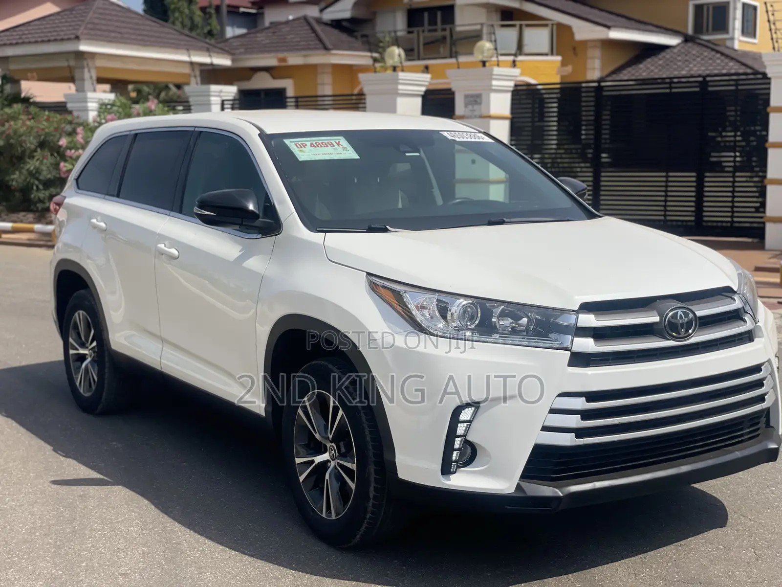 Toyota Highlander LE 2019 White