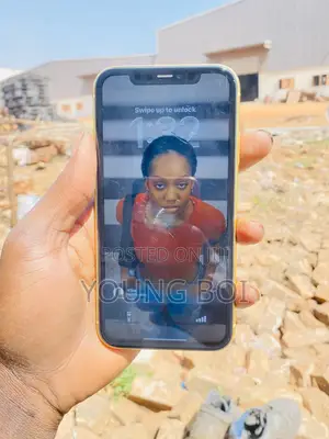 Apple iPhone 11 128 GB Yellow