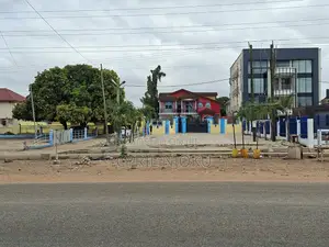 6bdrm Bungalow in UPSA Area for sale